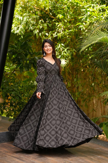 Scarza Black Maxi Dress